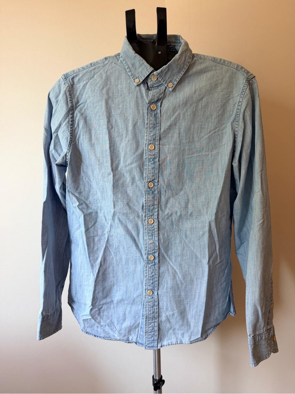 Banana Republic Light Blue Casual Button-Down Shirt